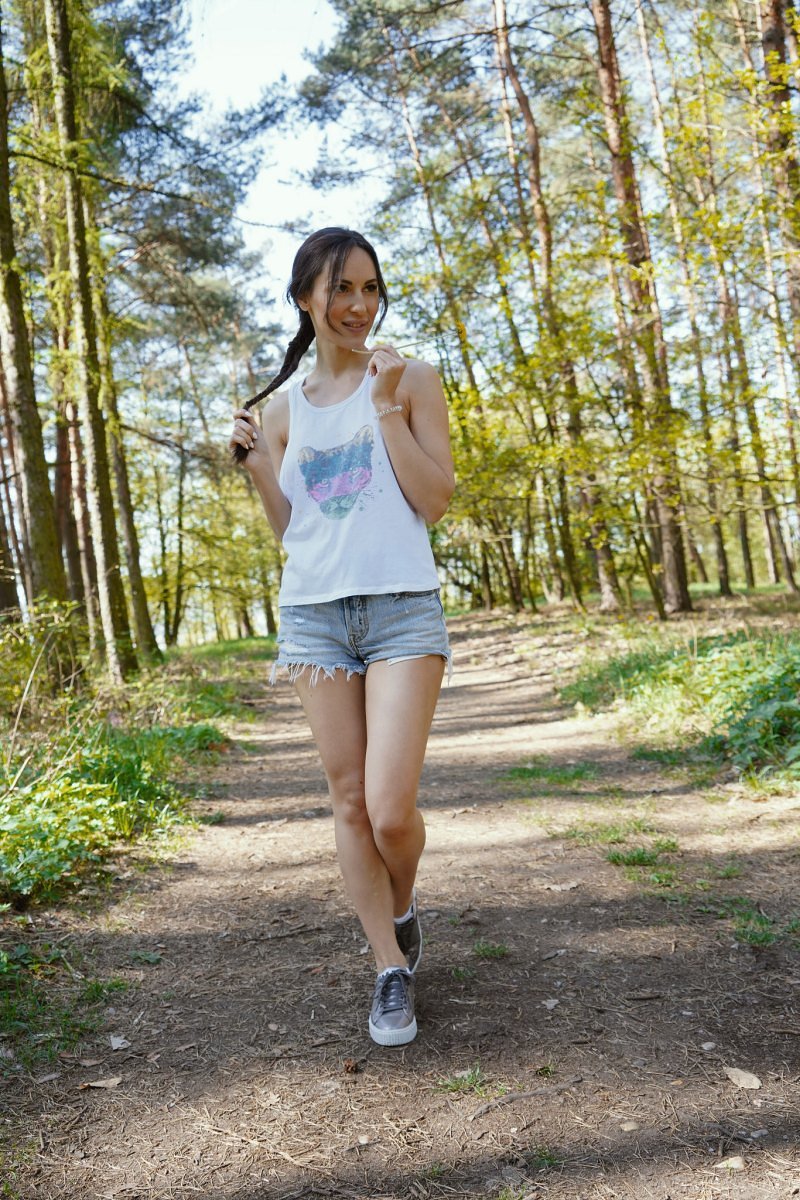 Еленка, 22
